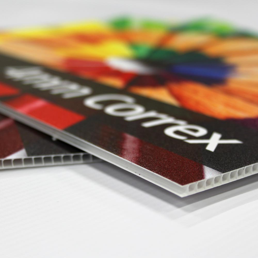 Close-up of Correx material and print quality by Plan Photo Repro