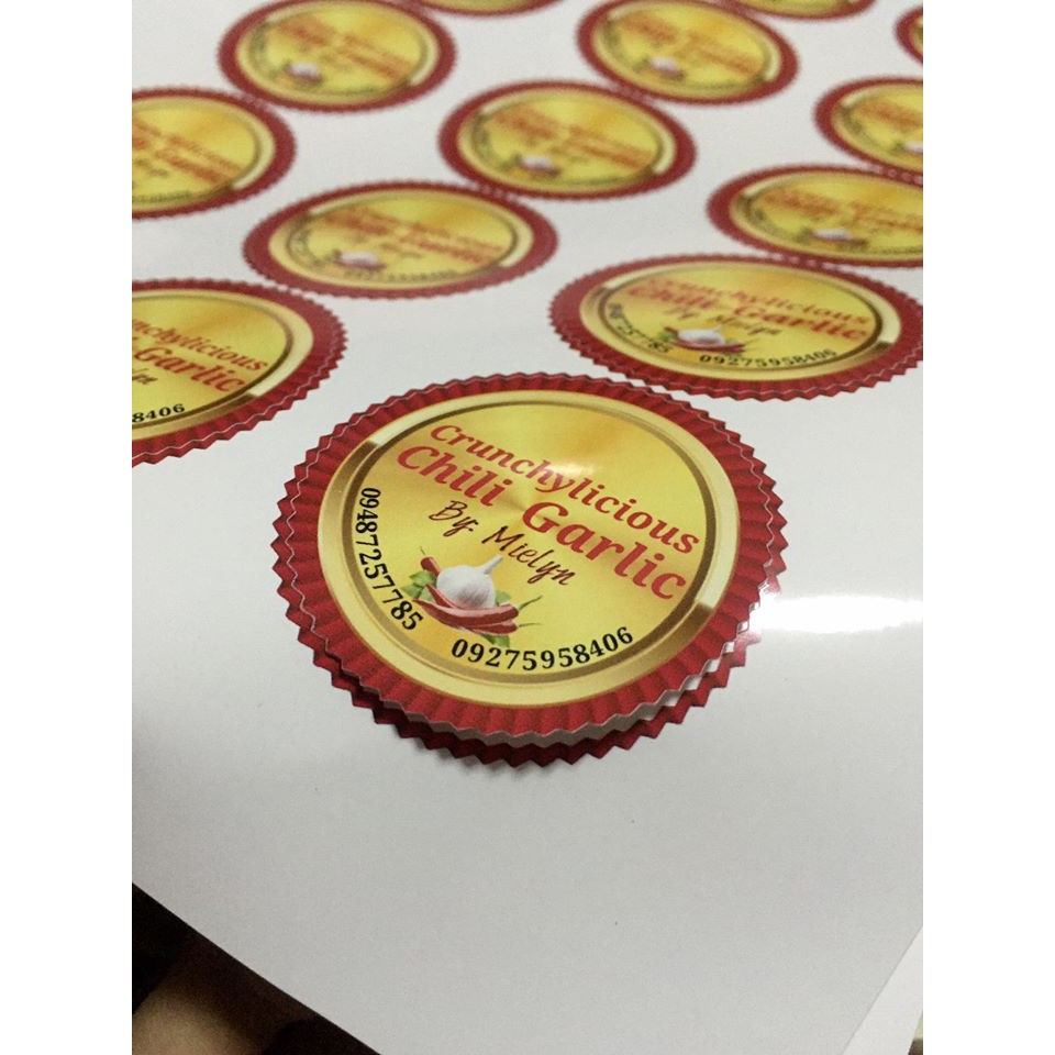 Product labels for Crunchylicious Chili Garlic, printed by Plan Photo Repro